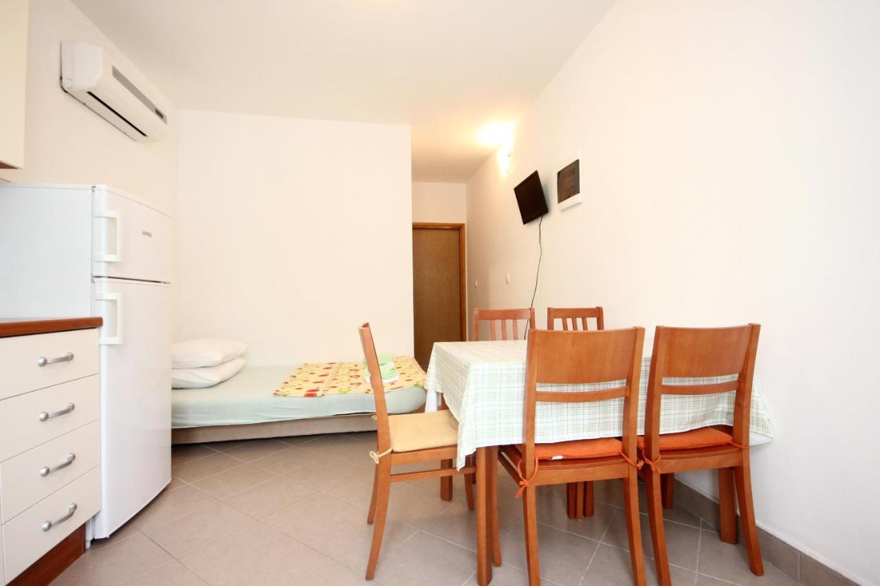 Apartments With A Parking Space Poljica, Trogir - 10010 Marina Εξωτερικό φωτογραφία